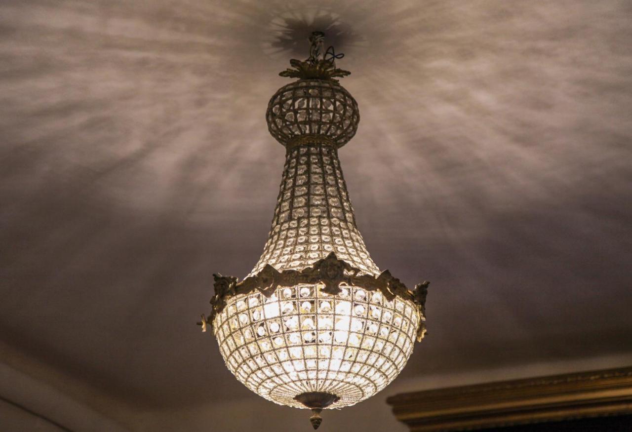 Well Come - Palazzo Reale Hotel Napoli Bagian luar foto