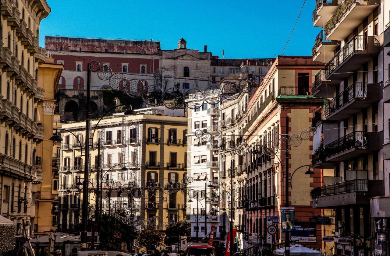 Well Come - Palazzo Reale Hotel Napoli Bagian luar foto