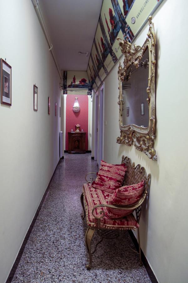 Well Come - Palazzo Reale Hotel Napoli Bagian luar foto